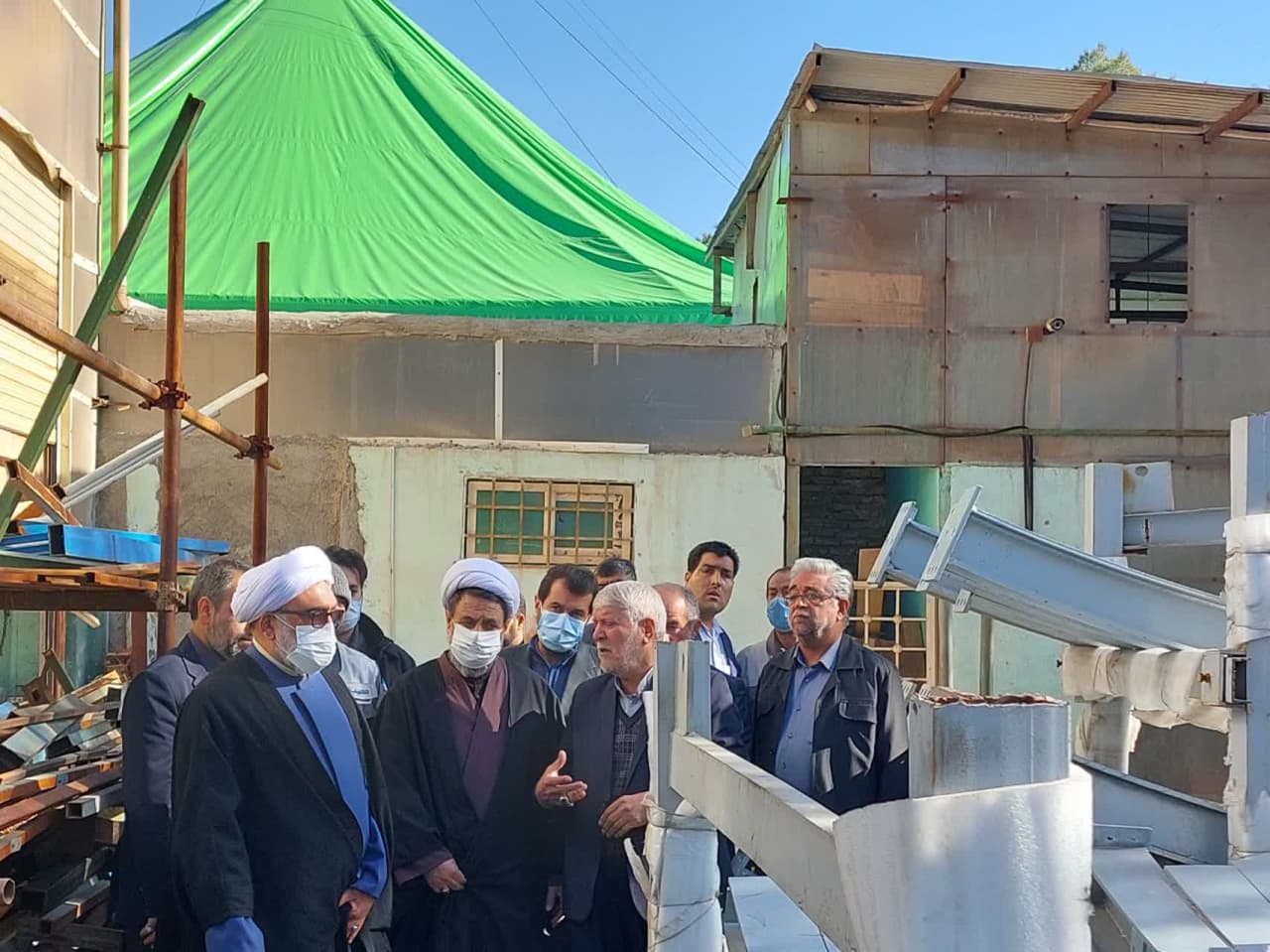 گزارش تصویری از بازدید تولیت آستان قدس رضوی از کارگاه ساخت گنبد حرم مطهر حسینی و گنبد تل زینبیه در کرمان