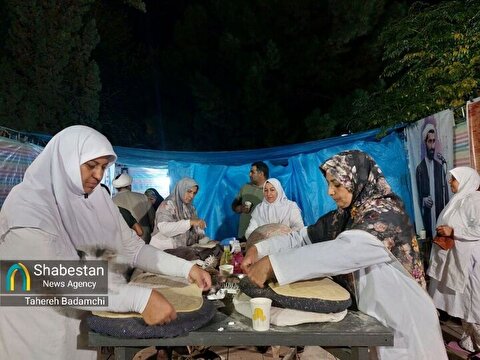 طبخ روزانه ۲۵۰۰ قرص نان به همت گردان نانوای خانوک از استان کرمان  در کربلا