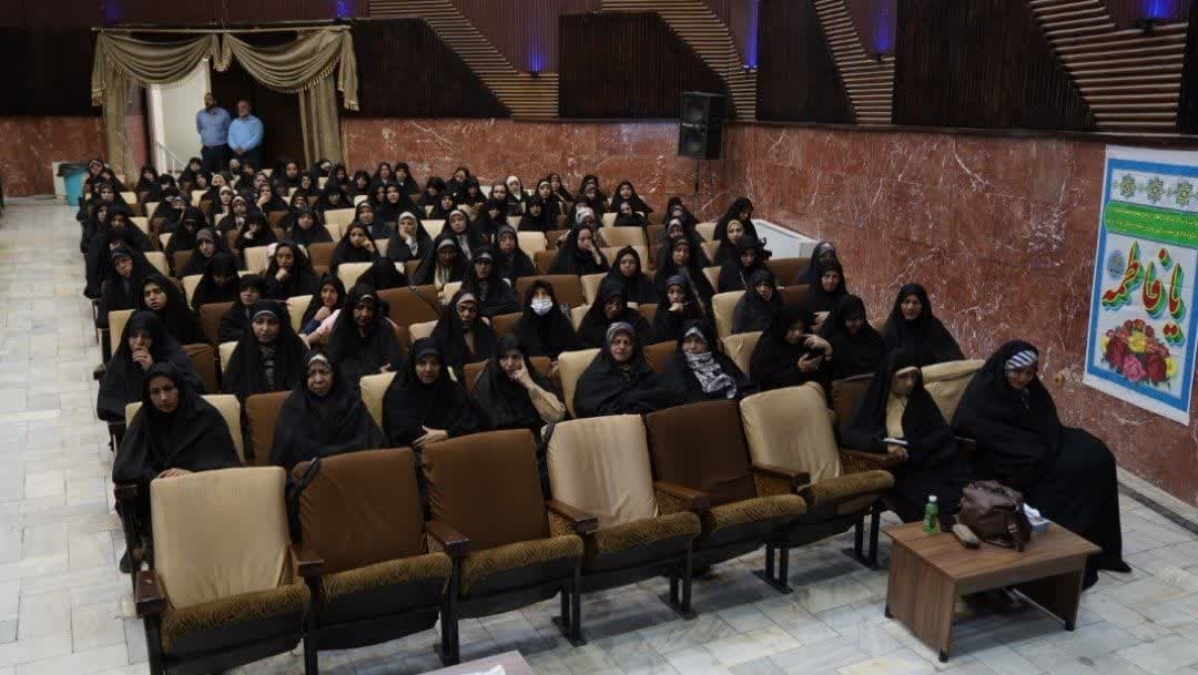 گزارش تصویری از گردهمایی خانواده خادمان حرم مطهر سیدالشهدا علیه‎السلام در کرمان